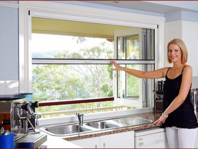 Rolós szúnyogháló ablak Rolós szúnyogháló ablak